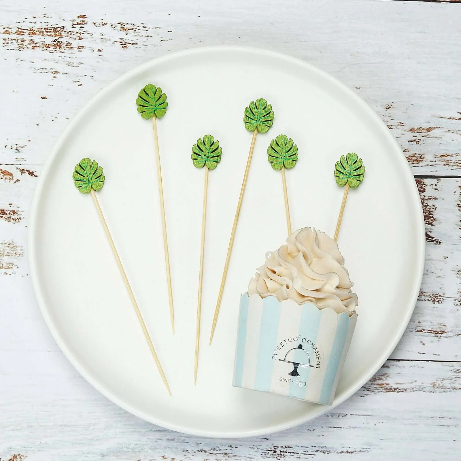100 Pack Tropical Leaf Party Picks, Bamboo Skewers, Decorative Top Cocktail Sticks 5"